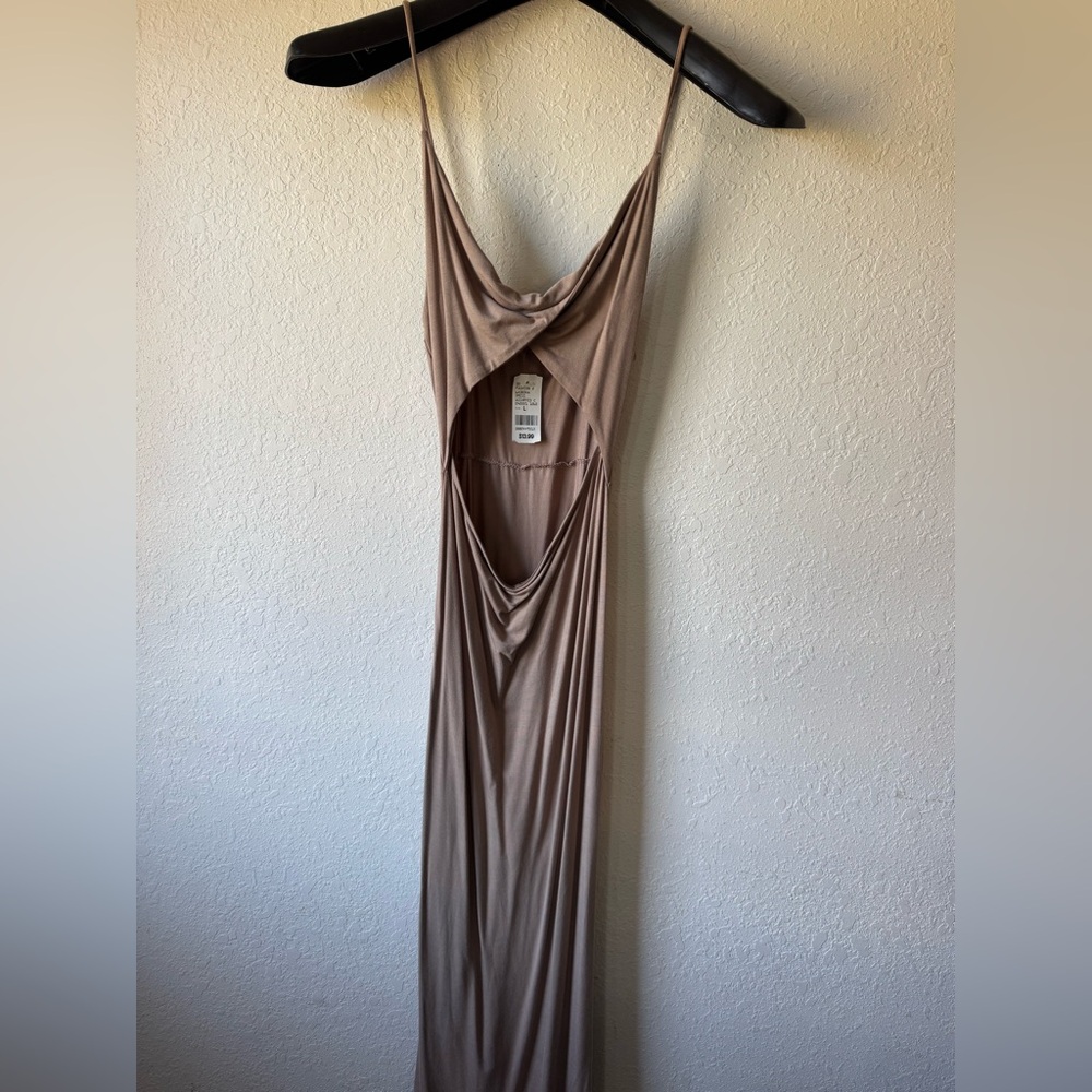 Elegant Tan Sleeveless Dress